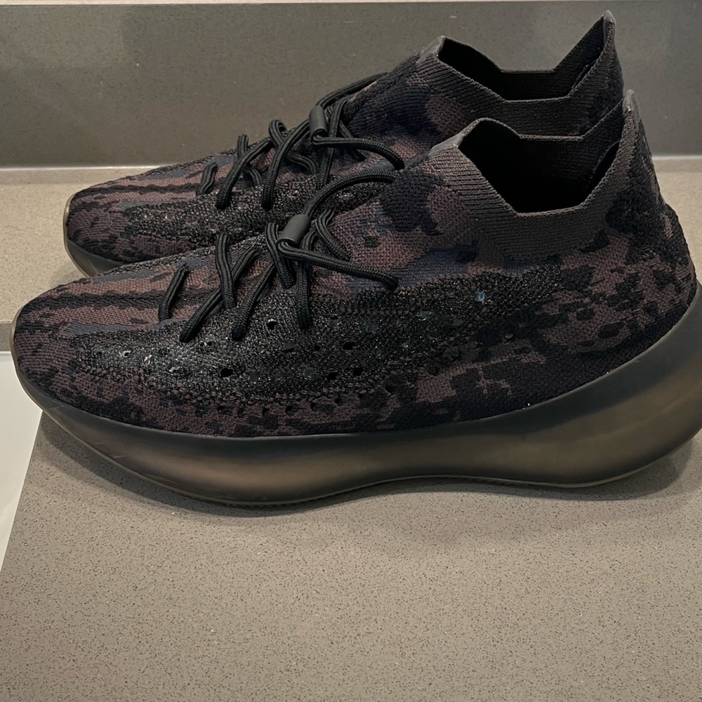 Men’s Adidas Yeezy Boost 380 Onyx - Picture 11 of 13